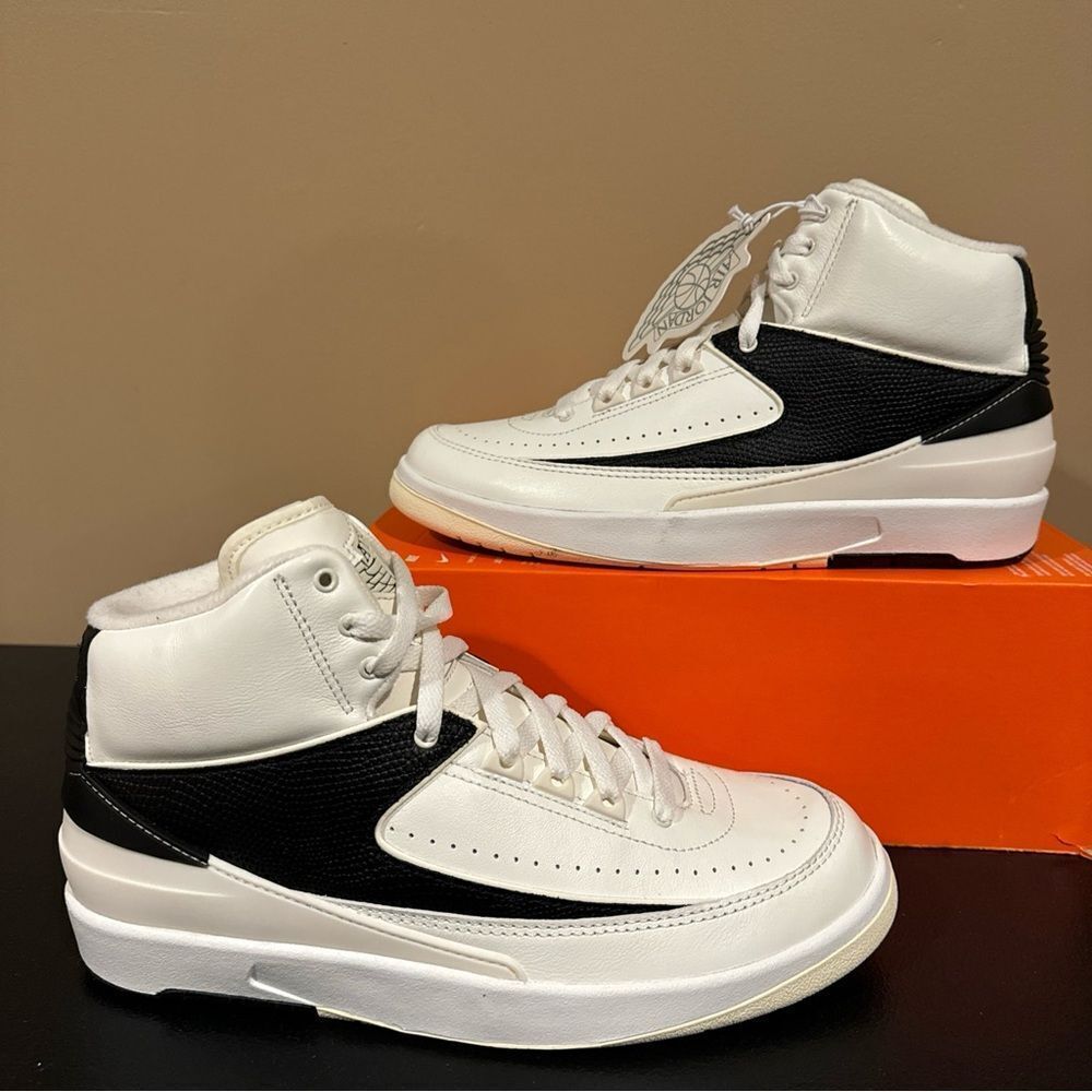 Air Jordan 2 Retro Sail Black DX4400-100 Sail/Black SZ 11 Women’s (Men’s Size 9)